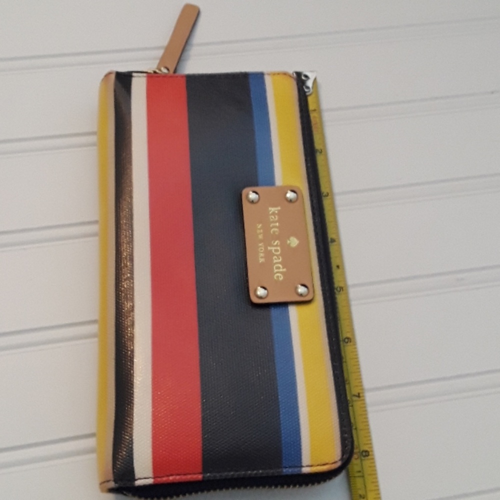 Kate Spade Wallet - Picture 6 of 8